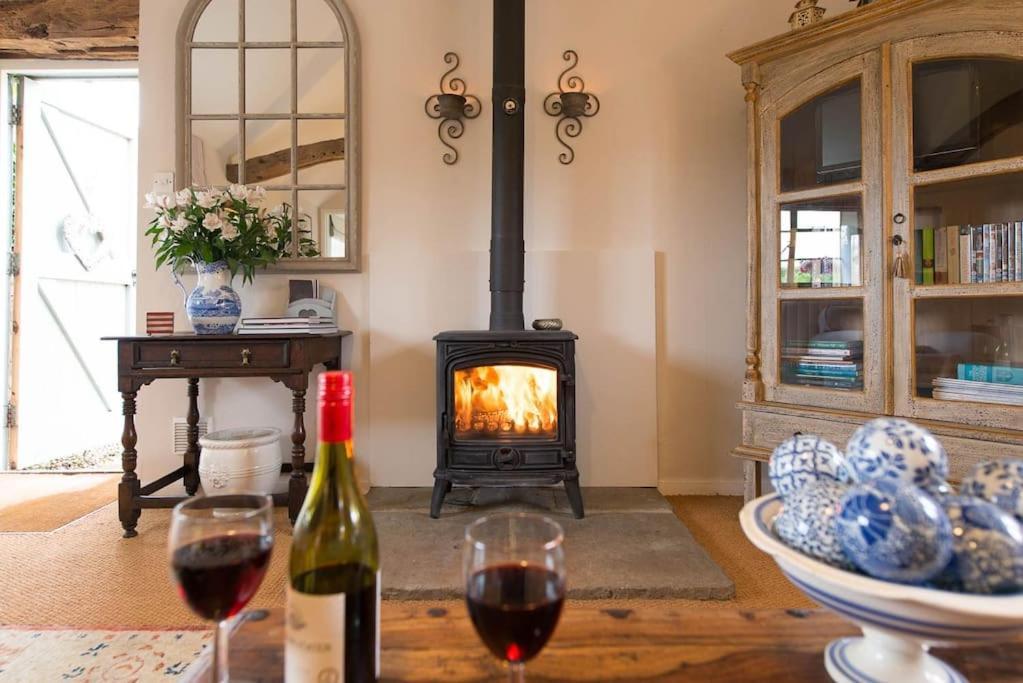 The Stables, Relax In 5 Star Style And Comfort With Lovely Walks All Around Maplestead Extérieur photo