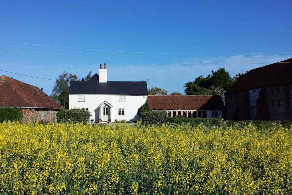 The Stables, Relax In 5 Star Style And Comfort With Lovely Walks All Around Maplestead Extérieur photo